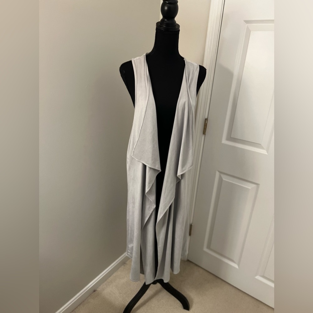 Torrid Faux Suede Flowy Top Size 0/1 Grey